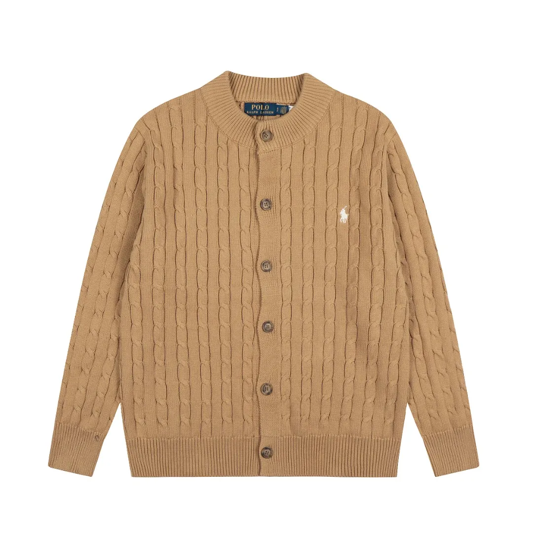 P250 Top quality" Style number: DS806# (not off the shelves all year round) [Ralph Lauren solid color pony embroidery logo male god style twist knitted cardigan] ✅Ralph Lauren Ralph Lauren classic basic versatile male god style round neck twist knitted cardigan jacket ✅Main supplier platform live broadcast Wholesale entities Replenish when out of stock Not off the shelf ✅ZP quality 1:1 version Scan the code to enter the GF website Counter quality ✅Detailed quality is the only one in Guangzhou. Imported quality veil, focusing on high-end, cost-effective, good quality needless to say. ✅The version restores the original order. The maximum size can be worn up to 200 pounds. Loose, comfortable and stress-free. ✅The upper body is simple and easy to match. A must-have for men. Good-looking clothes are never picky. A must-have for men's wardrobe. Size: S-XL. Color: Black, White, Gray, Khaki, Navy Blue, Gentleman's Lake Blue.